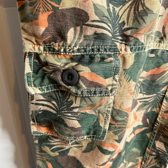 Sundance Women’s Size 10 Lagoon Linen Blend Tropical Camo Cargo Pants  3889 - Picture 4 of 11